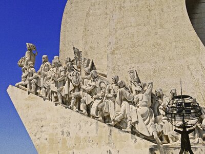 Monument to explorers henry the navigator explorers