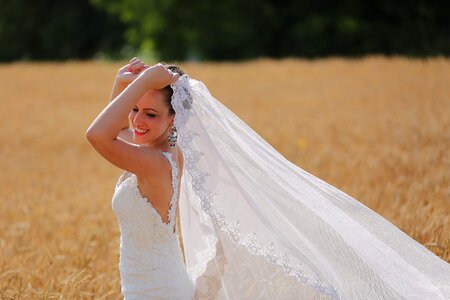 Wind wedding dress happiness