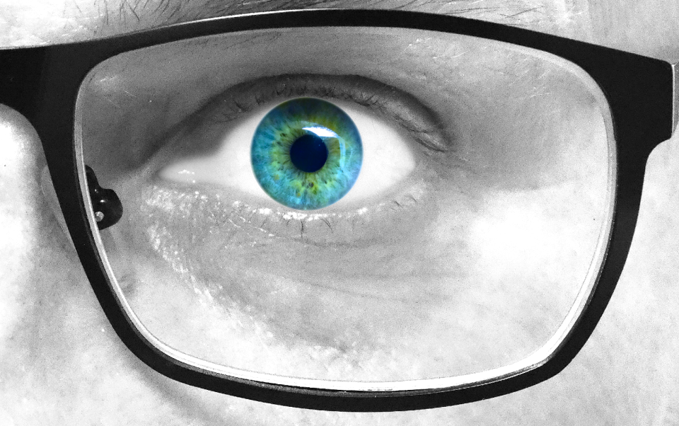 Color eye glasses