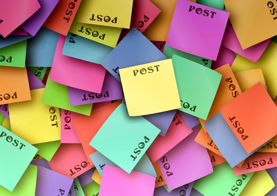 Sticky note yellow office