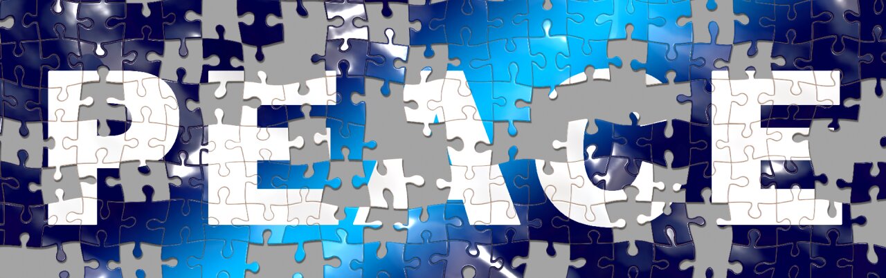 Match piecing together play
