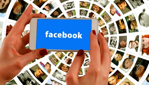 Social media faces photo album