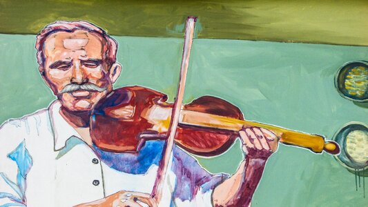 Violin player traditional Free illustrations