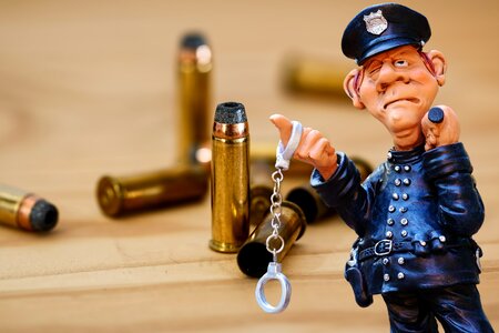 Pistol shoot handcuffs