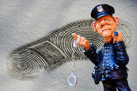 Discovery handcuffs arrest