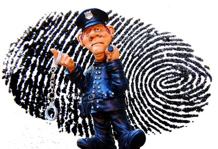 Discovery handcuffs arrest