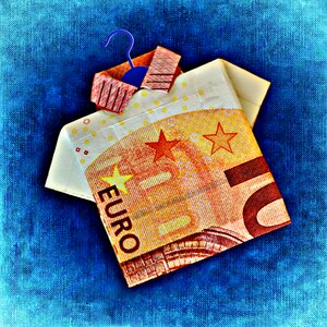 Euro cash and cash equivalents reserve