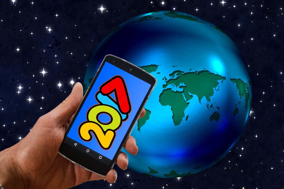 Keep smartphone globe