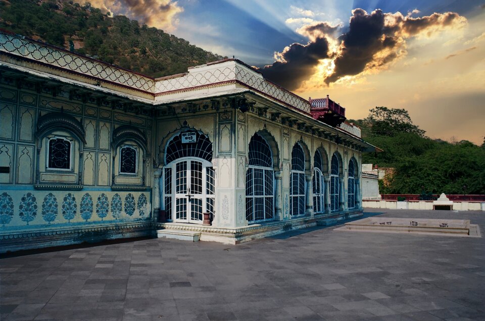 Building architecture traditional
