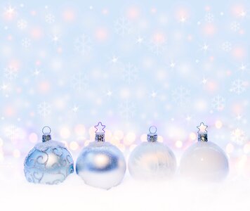 Ornaments balls snow