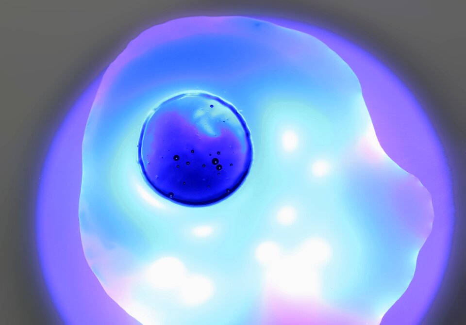 Oil nucleated color