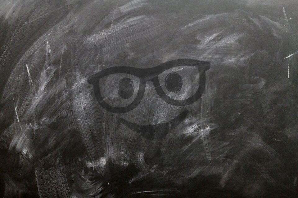 Smiley glasses blind eye