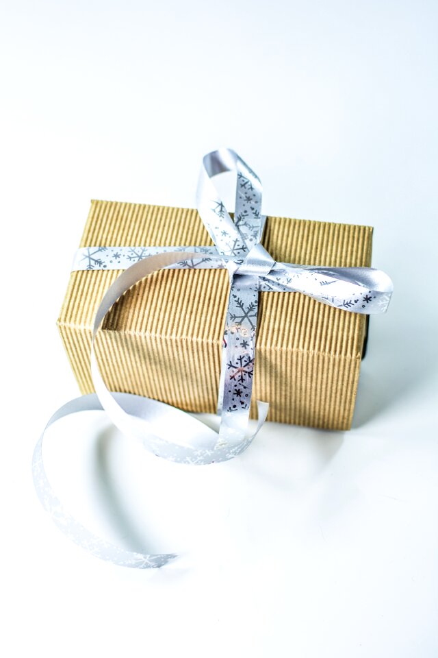 Bow present holiday
