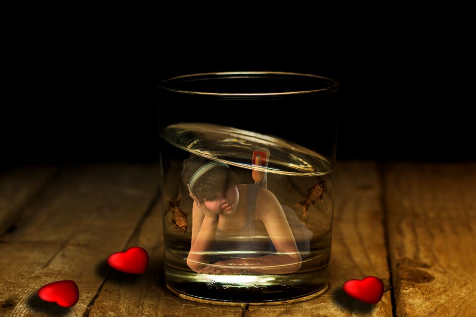 Heart glass Free illustrations