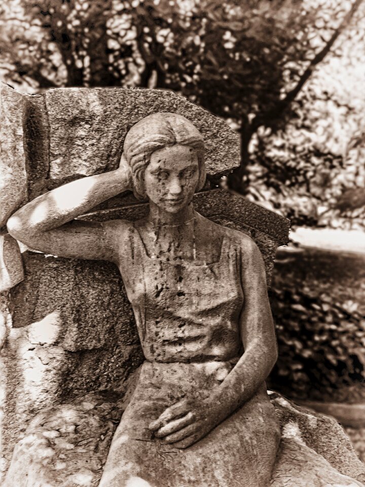 Young sculpture stone