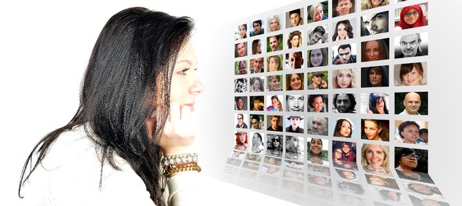 Faces photo album world