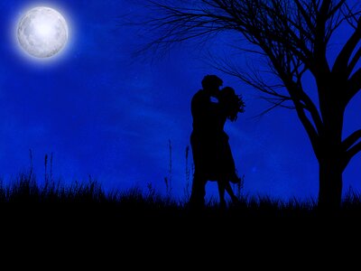 Silhouette relationship happiness