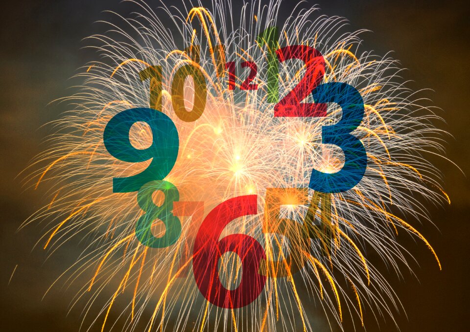 Twelve new year's eve Free illustrations