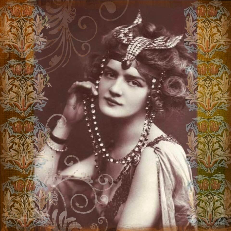 Distressed antique ziegfried