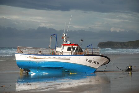 Beach boat Free illustrations