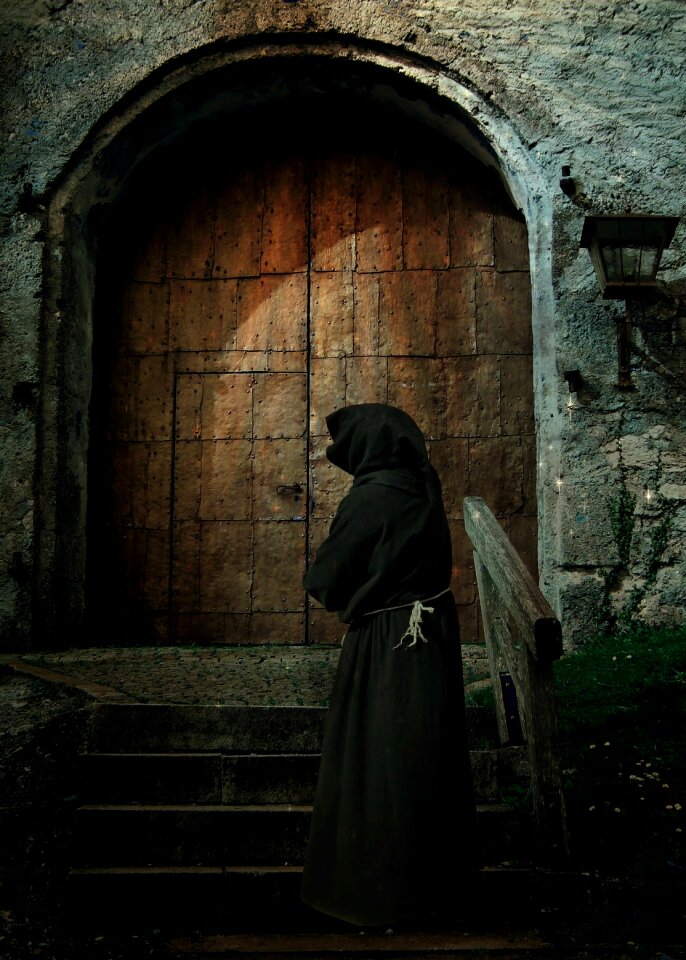 Monastery wooden door input