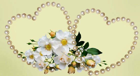 Hearts pearls roses