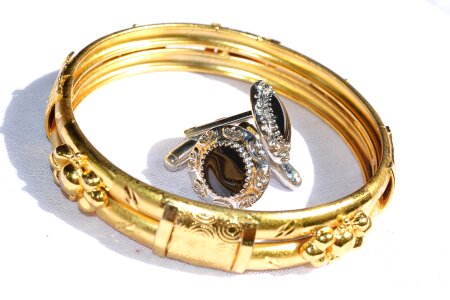 Gold precious money