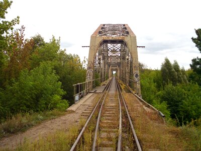 Tracks bridge transportation