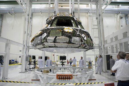 Orion Crew Module Set for Connection to Heat Shield