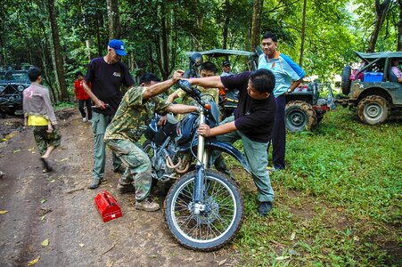 Help enduro tour repair photo