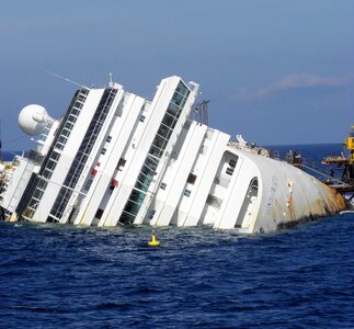 Italy il giglio costa concordia photo