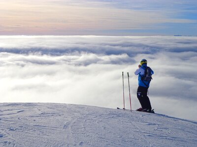 Skier fog track photo