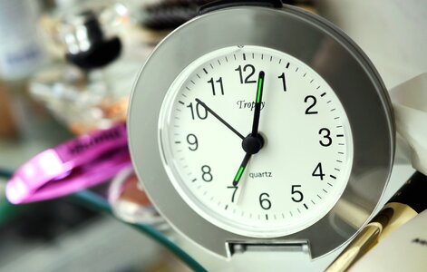 Alarm Clock analog clock clock photo