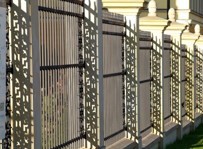 Textura fencing architecture