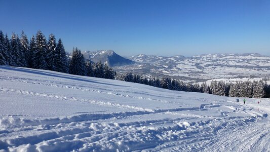Snow sun cold