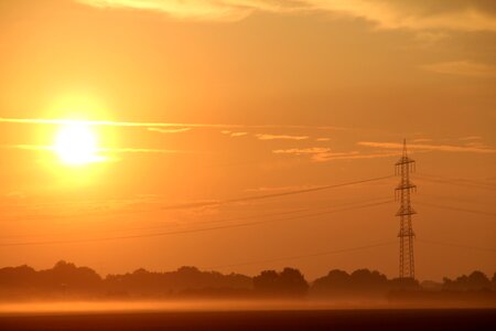 Morgenrot sun strommast