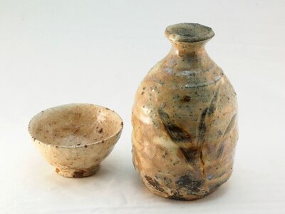 Pottery sake cup sake bottle