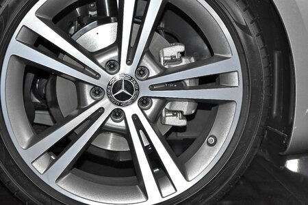 Tire wheel car