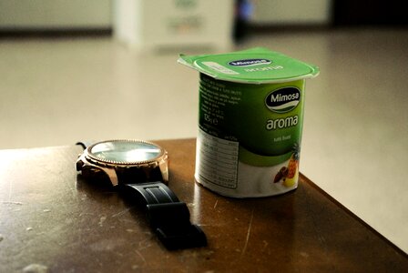 Photo watch yogurt