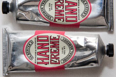 Hand cream packaging hygienic