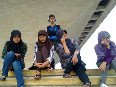 Sitting people group