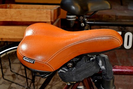 Seat bike leather photo