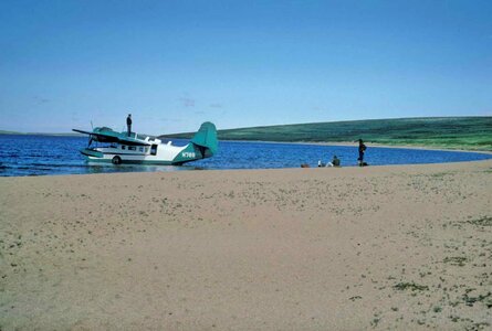 Airplane coast float