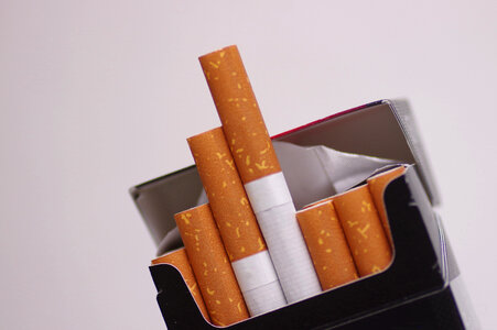 2 Cigarette