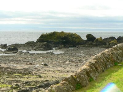 Rock shoreline 