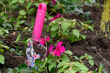 Gardening ground shovel