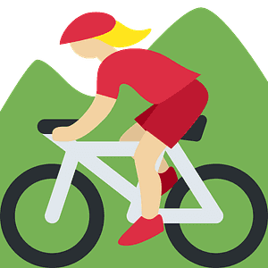 Carnagione scura ciclista donna di mountain bike