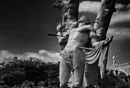 Statue sculpture black and white