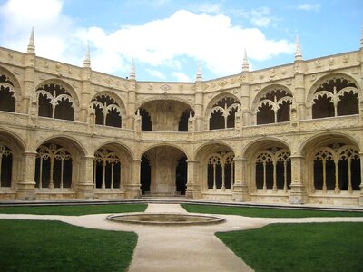 Ancient arch architecture