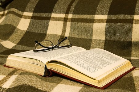 Book eyeglasses knowledge
